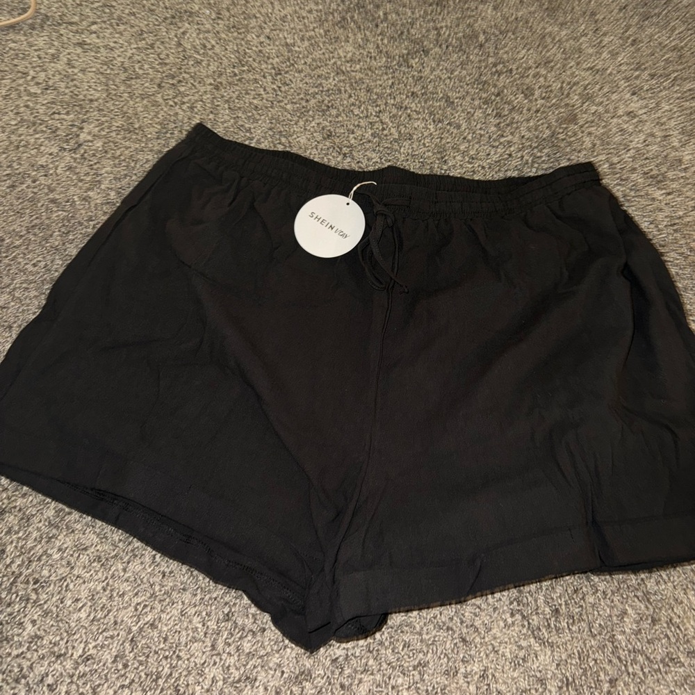SHEIN Vacation Plus Size Shorts Black